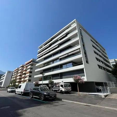 E Monti - Happy Locarno