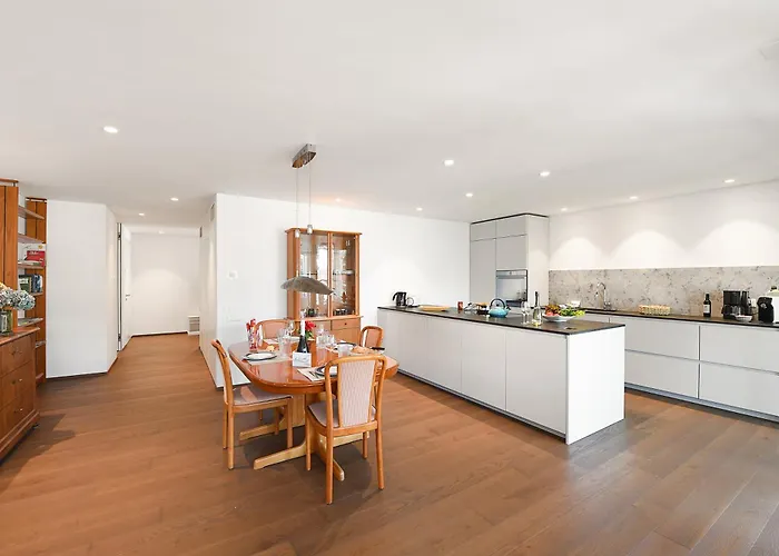 E Monti - Happy Locarno